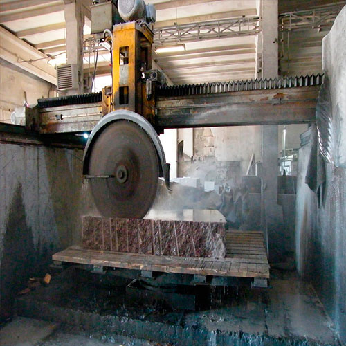 Памятник на кладбище фото